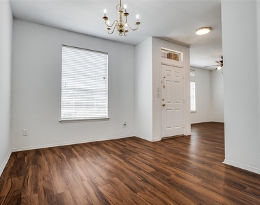4021 Carrington Drive - Photo Thumbnail 3