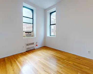 1297 Lexington Avenue - Photo Thumbnail 2