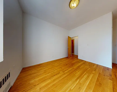 1297 Lexington Avenue - Photo Thumbnail 8