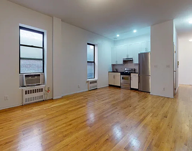 1297 Lexington Avenue - Photo Thumbnail 1