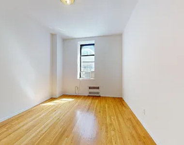 1297 Lexington Avenue - Photo Thumbnail 7