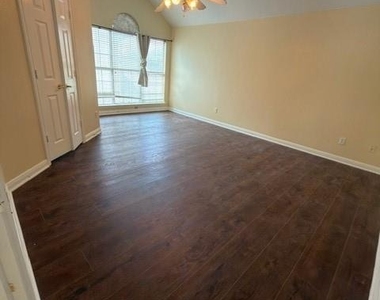 2056 Wimbledon Drive - Photo Thumbnail 6