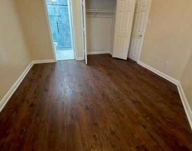 2056 Wimbledon Drive - Photo Thumbnail 8