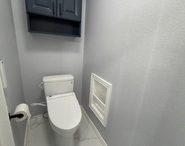 2056 Wimbledon Drive - Photo Thumbnail 13