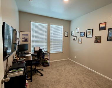 4809 Harmony Street - Photo Thumbnail 15