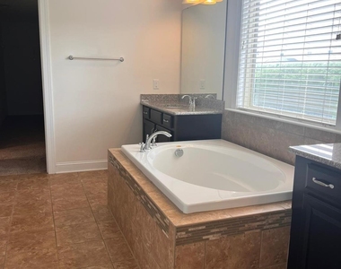 119 Heron Cove Loop - Photo Thumbnail 20
