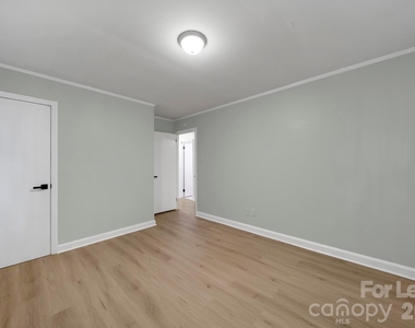 1900 Grier Avenue - Photo Thumbnail 12