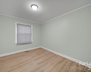 1900 Grier Avenue - Photo Thumbnail 9