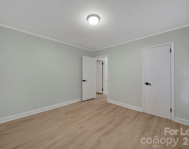 1900 Grier Avenue - Photo Thumbnail 14