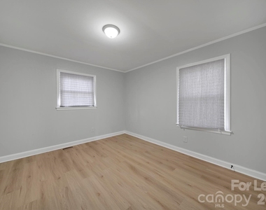 1900 Grier Avenue - Photo Thumbnail 11