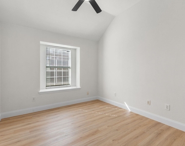 8200 Watson Road - Photo Thumbnail 27