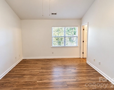 3636 Melrose Cottage Drive - Photo Thumbnail 18