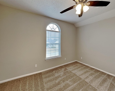 4408 Lansbury Lane - Photo Thumbnail 16
