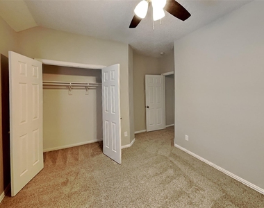 4408 Lansbury Lane - Photo Thumbnail 13