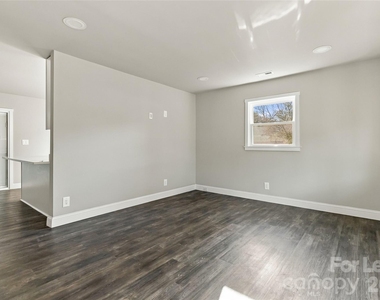 1200 Weststone Drive - Photo Thumbnail 4