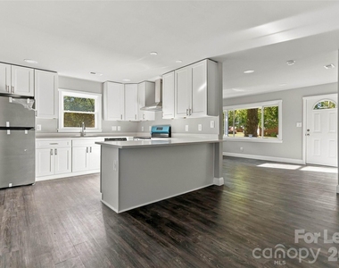 1200 Weststone Drive - Photo Thumbnail 8