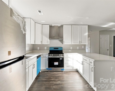 1200 Weststone Drive - Photo Thumbnail 10