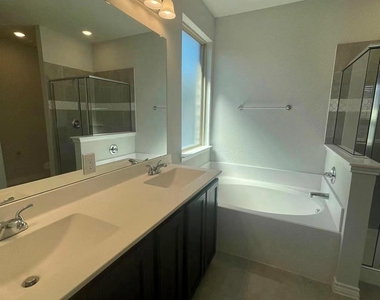 10517 Alpine Meadow Lane - Photo Thumbnail 9