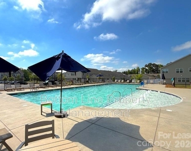 15708 Country House Street - Photo Thumbnail 20
