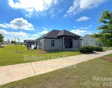 15708 Country House Street - Photo Thumbnail 19