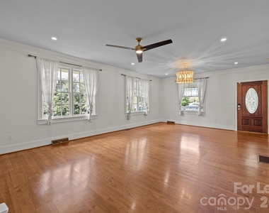 1705 Fountain View - Photo Thumbnail 3
