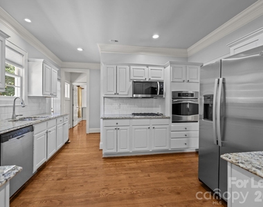 1705 Fountain View - Photo Thumbnail 8