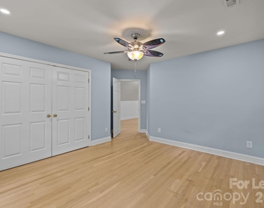 1705 Fountain View - Photo Thumbnail 24