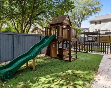 1705 Fountain View - Photo Thumbnail 30