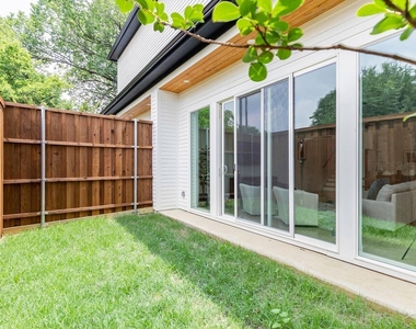913 Muncie Avenue - Photo Thumbnail 24