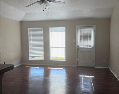 6506 Ashland Drive - Photo Thumbnail 4