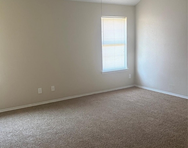 6506 Ashland Drive - Photo Thumbnail 5
