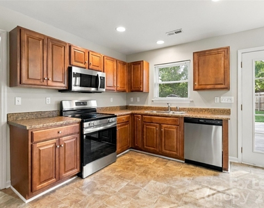 7419 Bent Oak Road - Photo Thumbnail 10