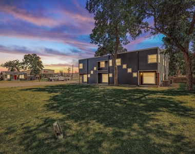805 W Chambers Street - Photo Thumbnail 15