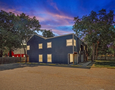 805 W Chambers Street - Photo Thumbnail 13