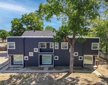805 W Chambers Street - Photo Thumbnail 12