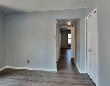 420 Dollins Street - Photo Thumbnail 5