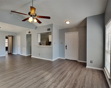 420 Dollins Street - Photo Thumbnail 3
