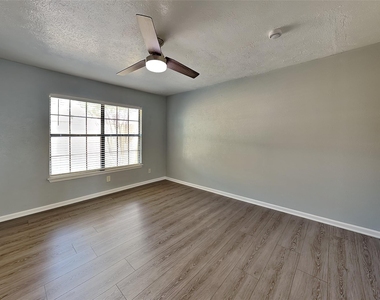 420 Dollins Street - Photo Thumbnail 9