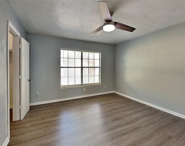 420 Dollins Street - Photo Thumbnail 10
