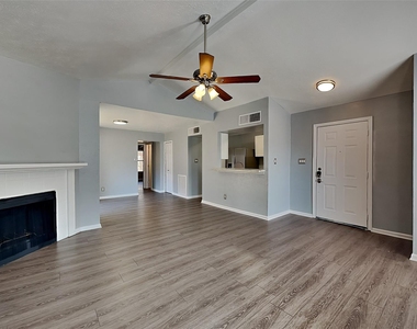 420 Dollins Street - Photo Thumbnail 2