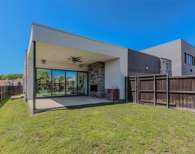 9742 Sunset Drive - Photo Thumbnail 31