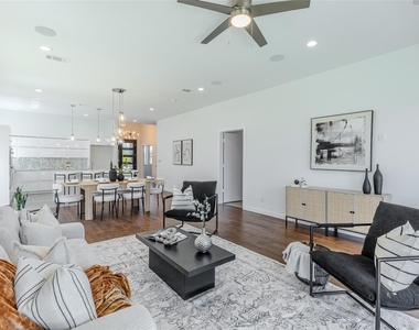 9742 Sunset Drive - Photo Thumbnail 18