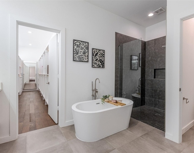 9742 Sunset Drive - Photo Thumbnail 24