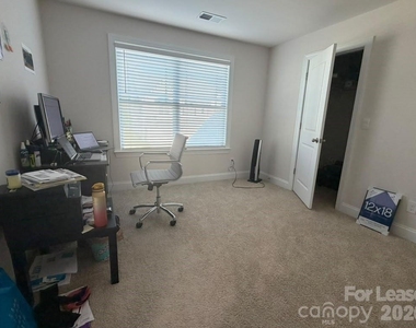 6205 Willow Pin Lane - Photo Thumbnail 10