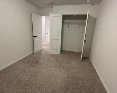 5034 Falstone Drive - Photo Thumbnail 11