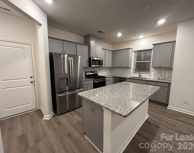 5034 Falstone Drive - Photo Thumbnail 8