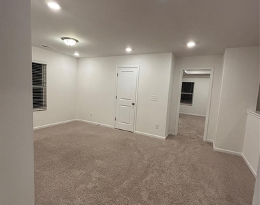 5034 Falstone Drive - Photo Thumbnail 12