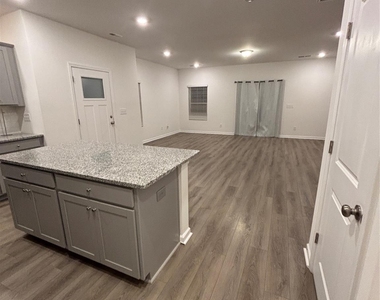 5034 Falstone Drive - Photo Thumbnail 9