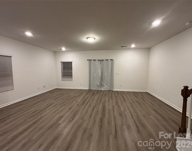 5034 Falstone Drive - Photo Thumbnail 5