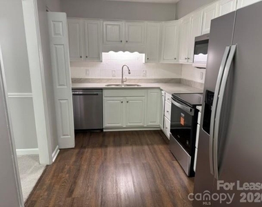 7105 Quail Meadow Lane - Photo Thumbnail 9